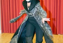 It’s behind you! Bishopswood panto returns