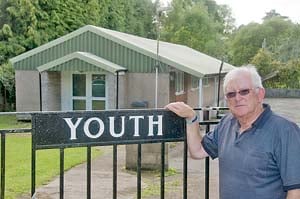 MP holds burglary talks with police
