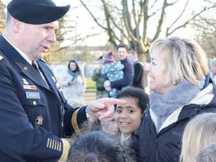 Pupils meet soldiers