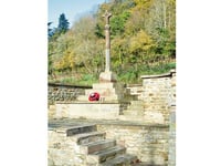 War memorial listed