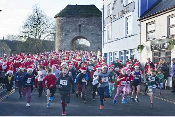 Santa’s on his way as the race begins