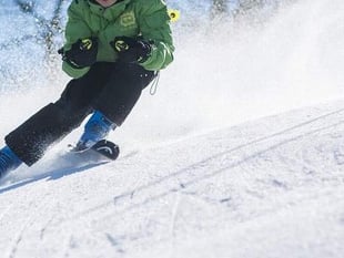 Virus debate rages over school ski trip