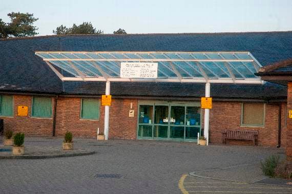 Call to re-open town's minor injuries unit