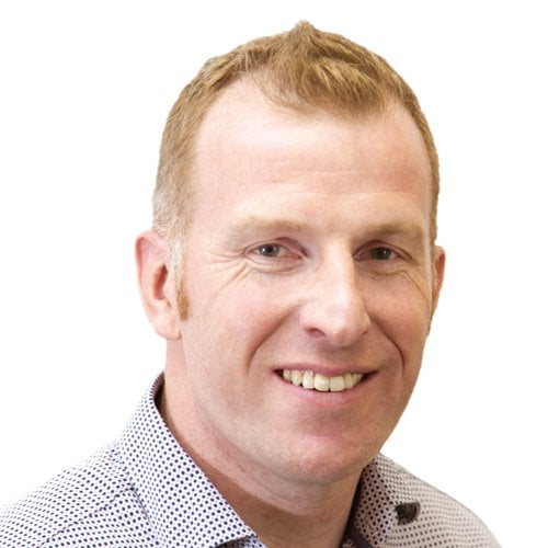 Former mayor resigns as row rumbles on