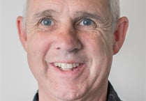 Council sticking with complaints panel despite legality concerns