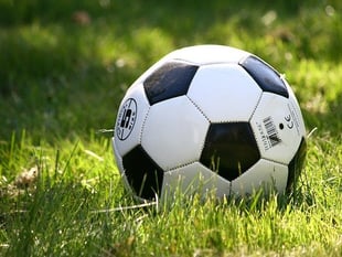 Ten-man Broadwell Amateurs hold off Lydney Reserves’ cup challenge