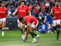 Wales home in on win in Rome

