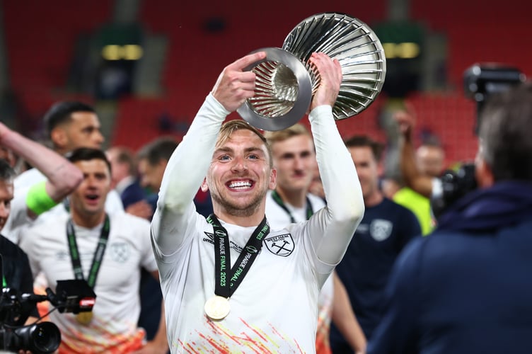 Jarrod Bowen of West Ham United celebrate after winning Europa Conference League with the Trophy