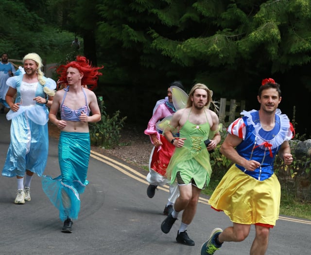 Viney footballers transform into Disney princesses for Great Oaks