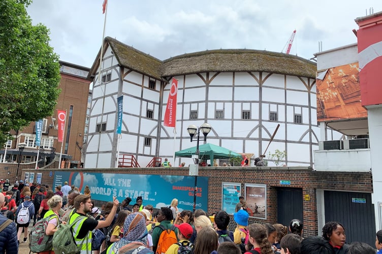 JKHS students visit Globe Theatre