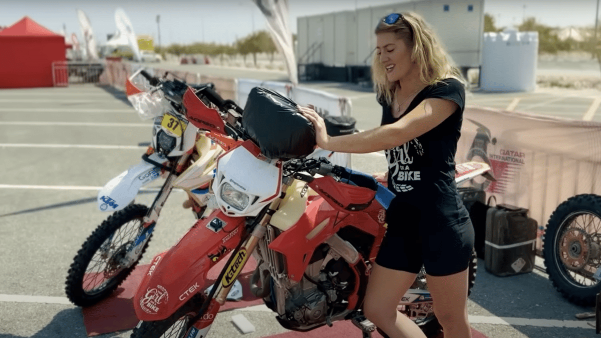 Vanessa gets ready to hit the dunes for a second pass at the Qatar ...