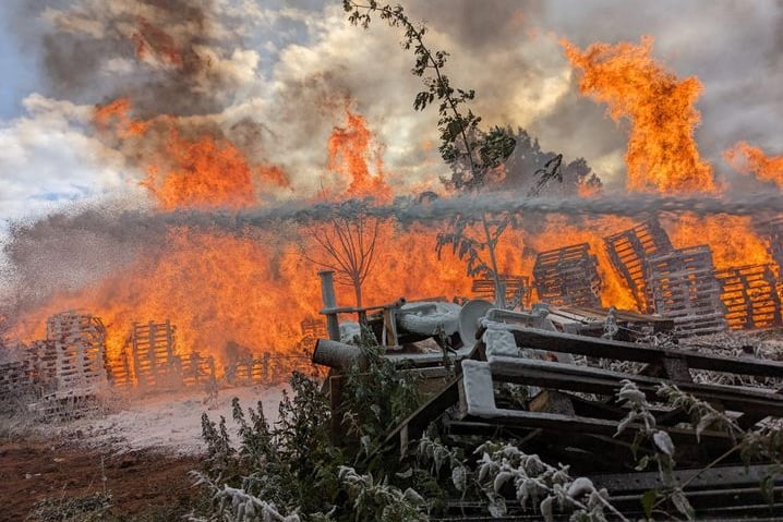 5,000 wooden pallets on fire in Gorsley