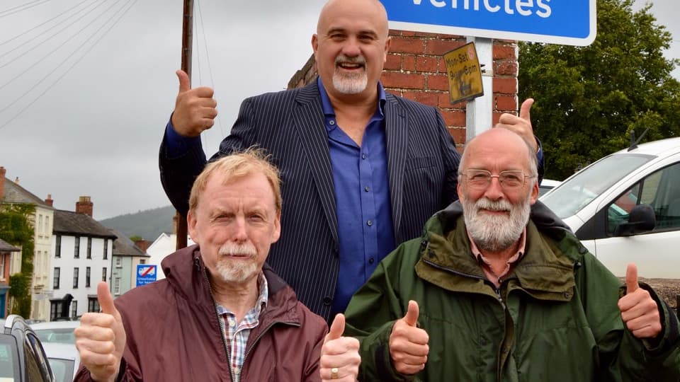 A sign of the times: New signage in place for lorries too broad for Broad Street