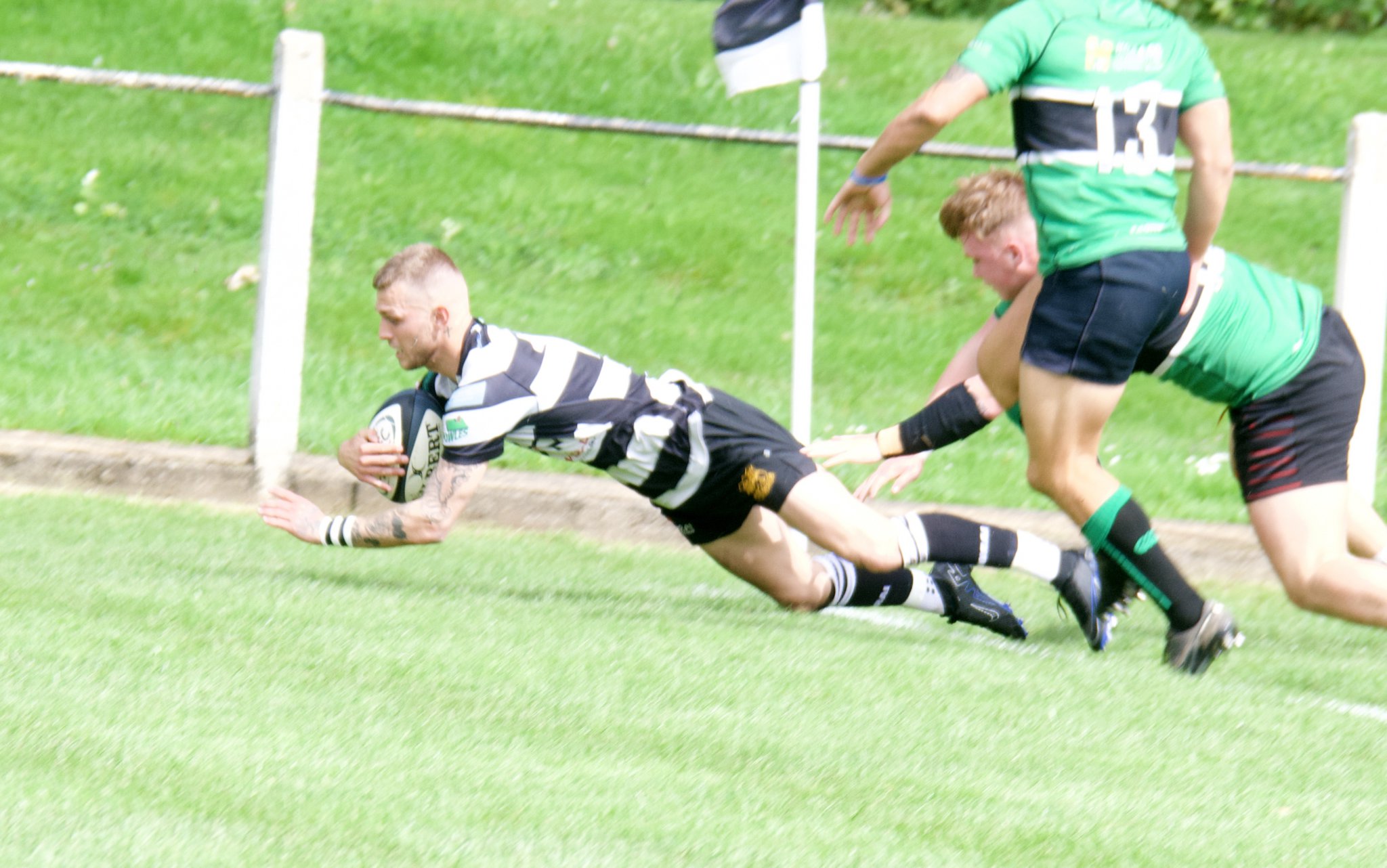 Lydney edge out Dry with Large's late try
