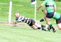Lydney edge out Dry with Large's late try