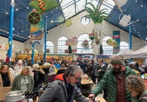 VIDEO: Abergavenny holds it's first Christmas Market of the season