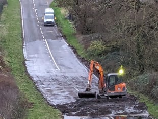 Major road remains closed after lorry struck bridge at Tidenham