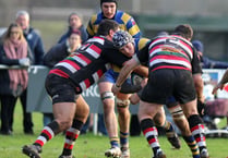 Mon rule Pool in tight win