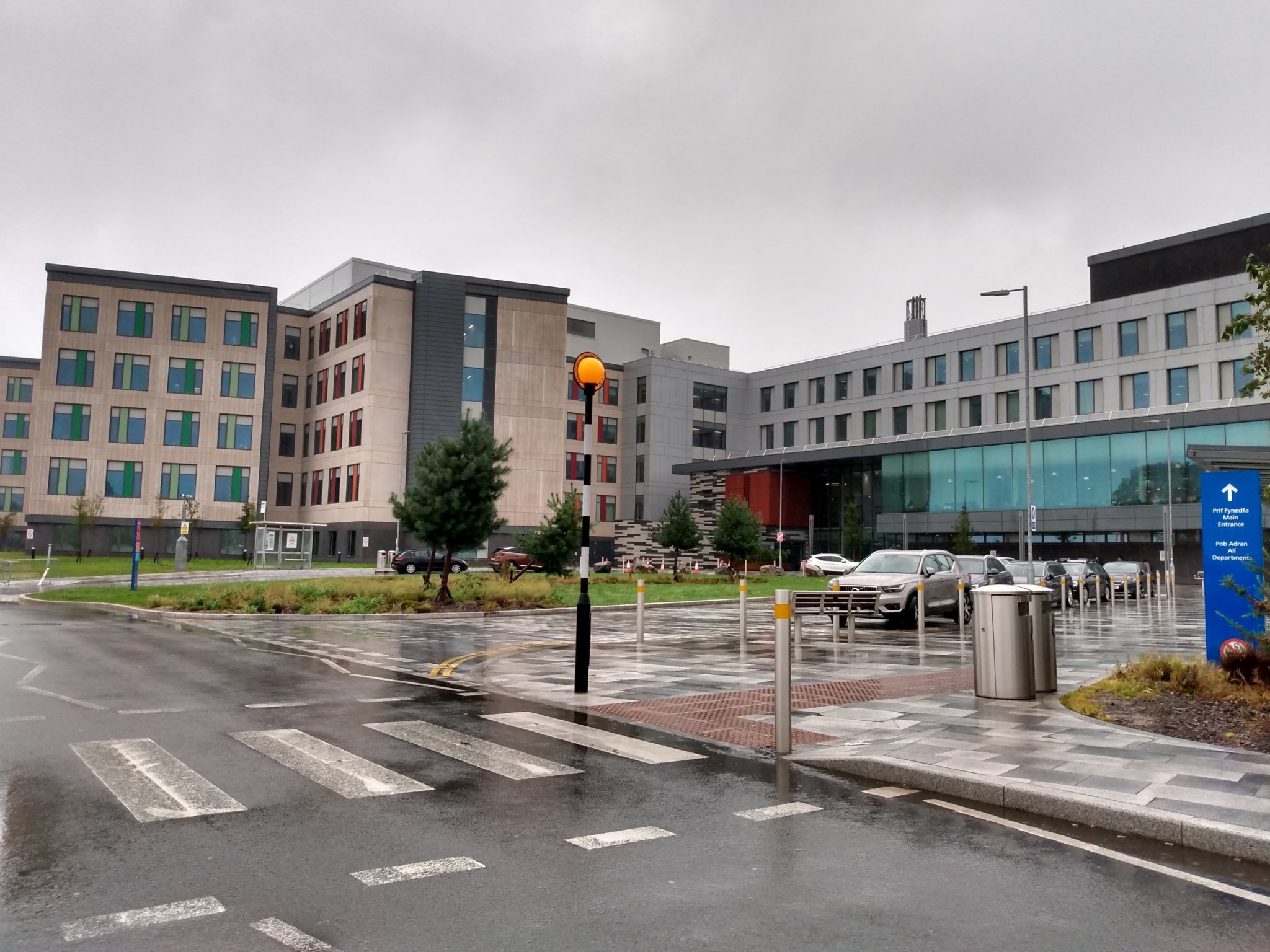 Doctors and consultants to walk out over pay next week