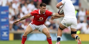 Gatland rings changes for France with North and Tomkins left out 