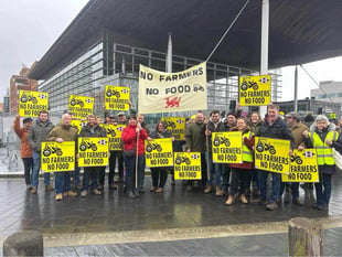 Farmers take to Senedd to protest