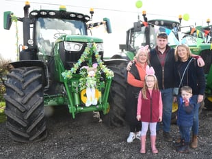 Tractor run pulls in the fans