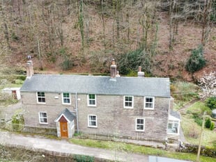 "Charming" cottage for sale is on market for first time in 150 years