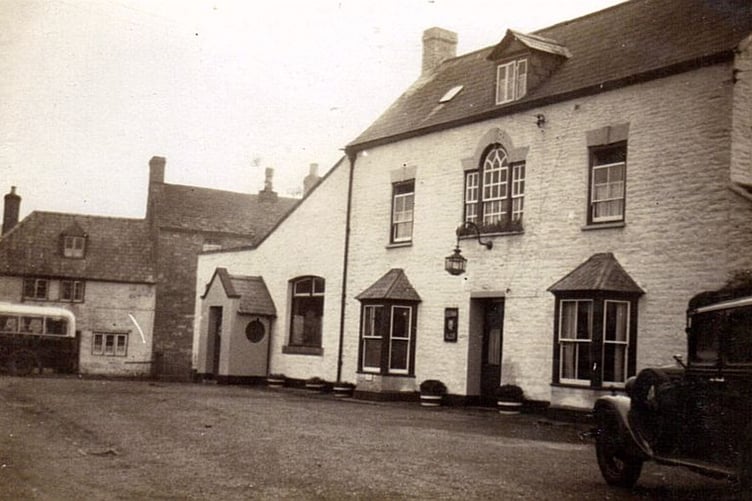 blakeney pub