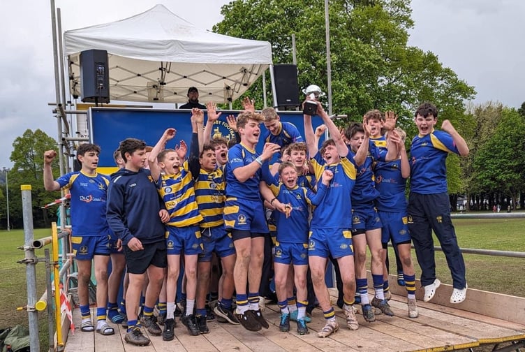 Monmouth Young Rugby Under 14s celebrate winning