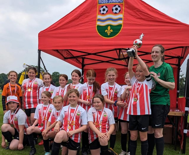 Juniors celebrate their 20th with league title and stars