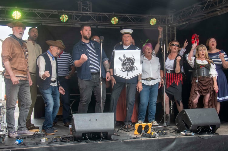 Sea shanties from Ships and Giggles on the roots stage