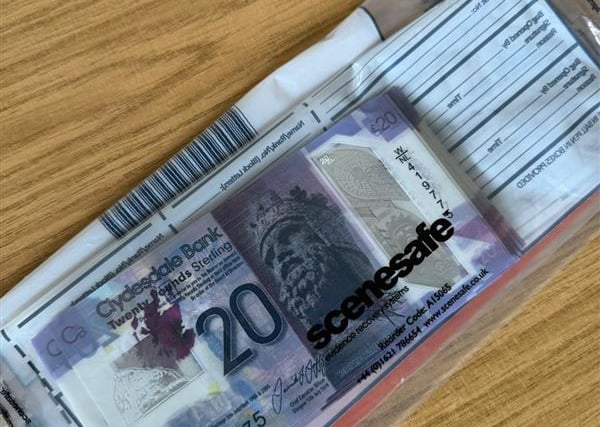 £900 of fake cash seized after shop fell for exchange scam