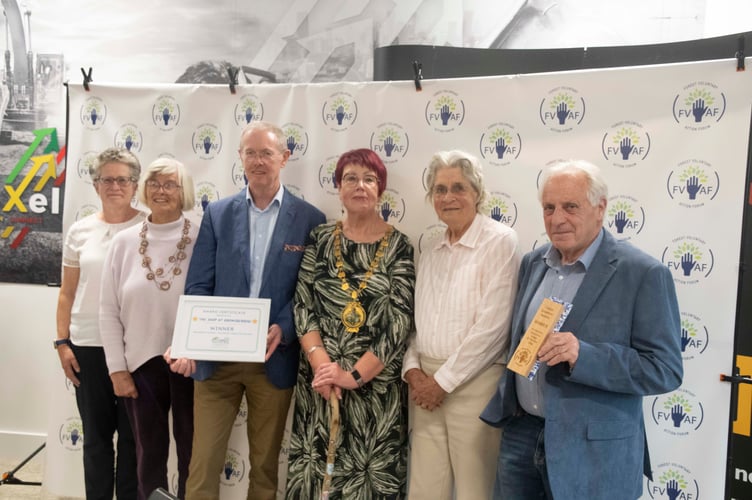 Jackie Woodland Jenny Greatwood , Chris Neville Monica Butler and John Turvill of the Shop at Bromsberrow with FVAF trustee Cllr Di Martin (centre).
