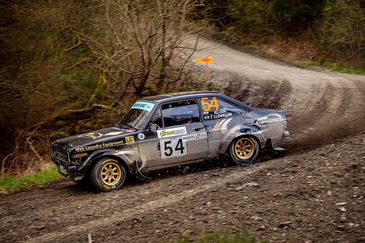Tom Llewellin and Ross Whittock take a bend
