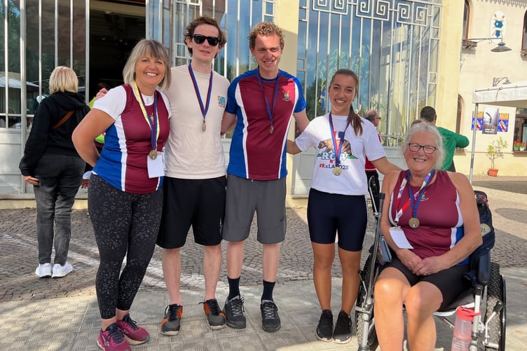 All systems row for this Ross crew with their medals
