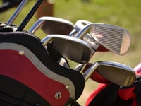 Golfers raise £900 for air ambulance