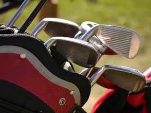 Golfers raise £900 for air ambulance
