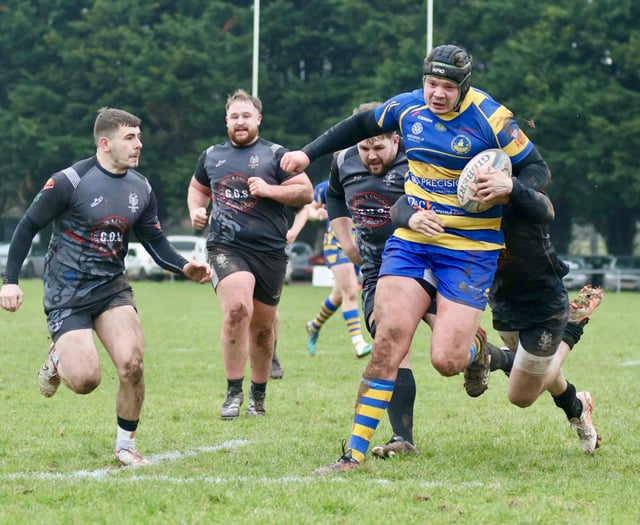 Mon squeezed out in 2025 opener