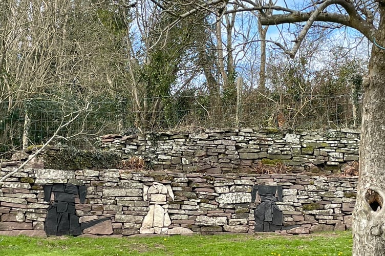 Dry stone wall