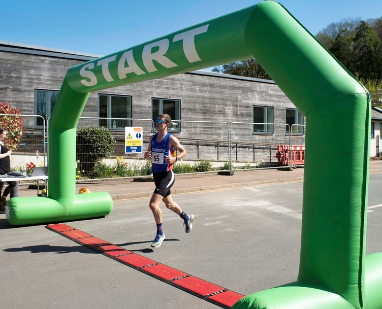 Former OM Henry Evans first over the line in a record-breaking 39.25m