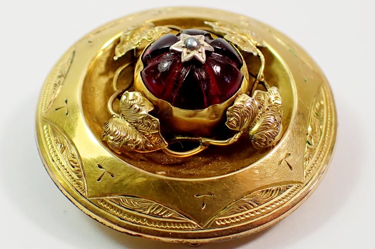 Victorian Gold Mourning Brooch