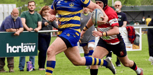 Wily Foxes sink Mon in weather for ducks