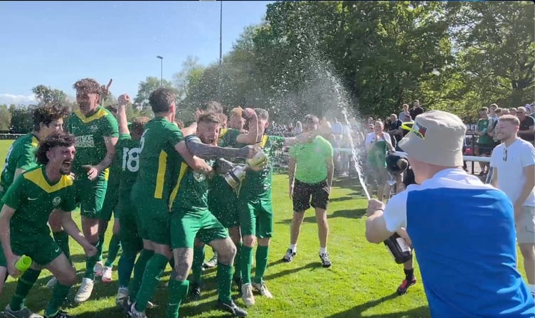 The Mushet team celebrate their cup win.