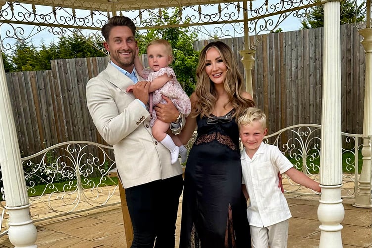 Emily Kathleen with her children and fiancé. Release date December 13 2024. A former camgirl retired to launch her own agency - which employs nearly 1,000 models and brings in FOUR MILLION pounds a year. Emily Kathleen, 30, quit her minimum-wage £19k-a-year admin job during the pandemic to take up work as a webcam model. The career move saw the mum-of-two go from being "practically homeless" to earning £8k a month by joining saucy video chats with men. Her experience led her to even set up her own camgirl agency - which has become so successful she has stopped cam work altogether.