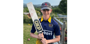 Menaces pipped with ball to spare