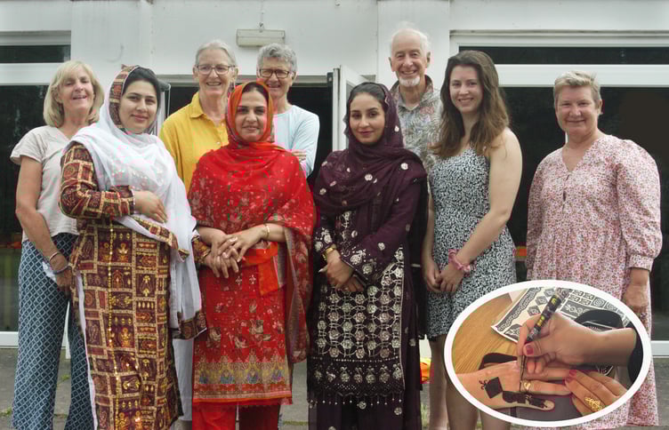 Group pic of Afghan women