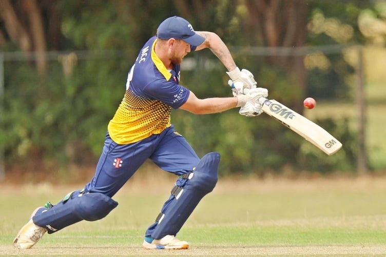 Matt Jones clips another boundary