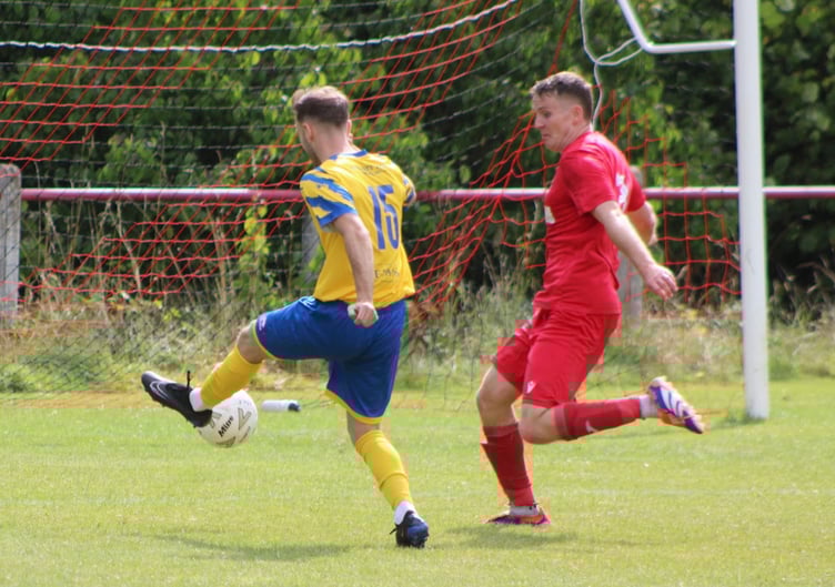 Iwan Mooney puts Monmouth 2-1 up