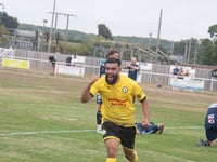 Daffs show grit for FA Vase Win