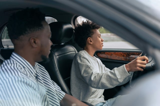 Expert reveals car insurance tips for returning uni students 